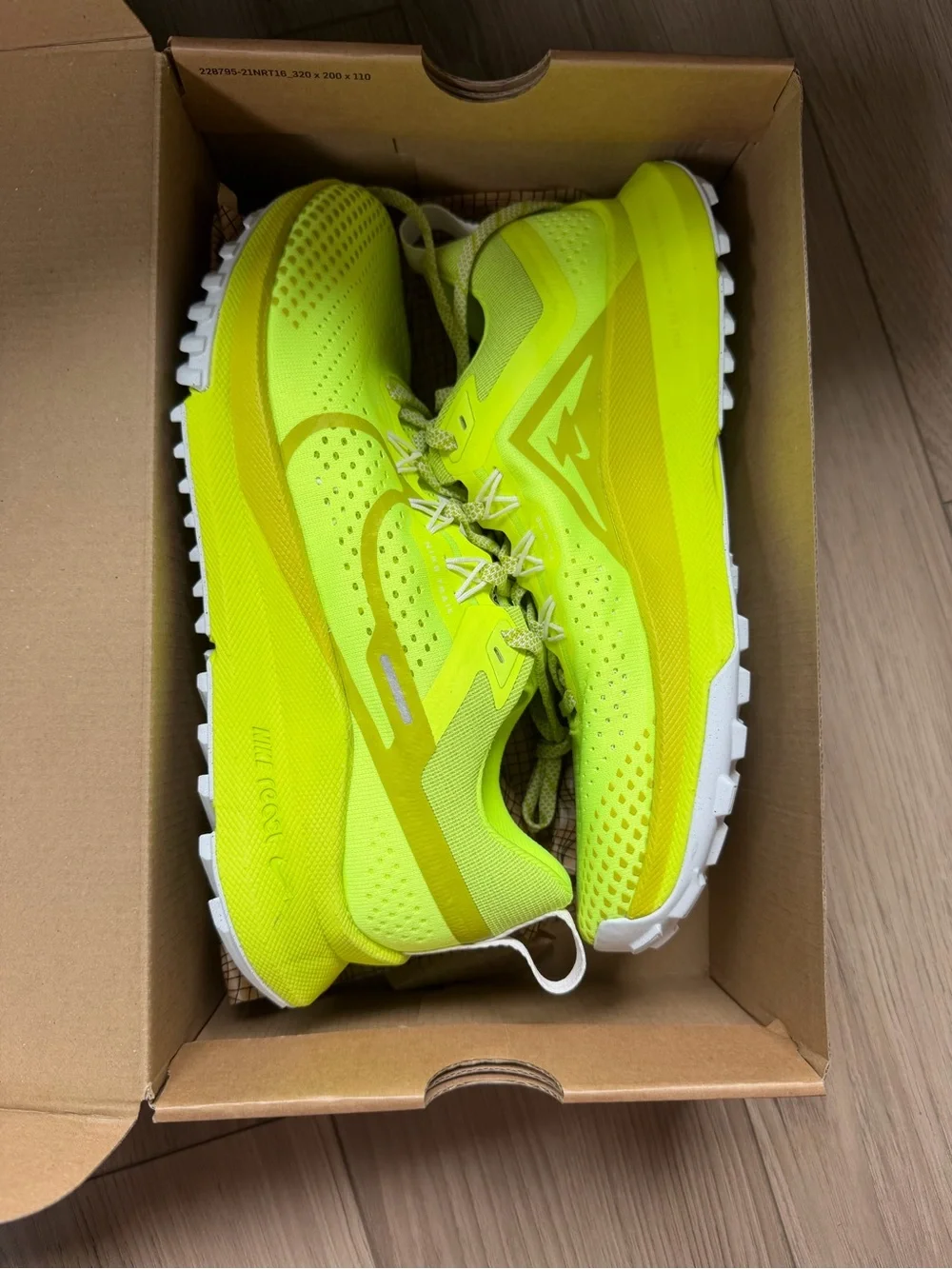 Nike React Pegasus Trail 4 Gore Bolt Bright Cactus Yellow Running Shoes 8M/9.5W